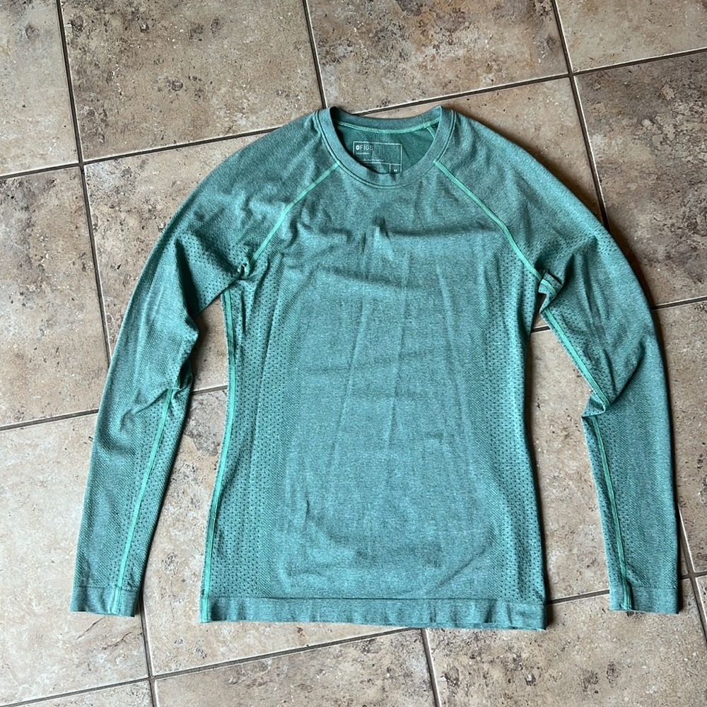 FIGS Salta seamless longsleeve underscrub size M